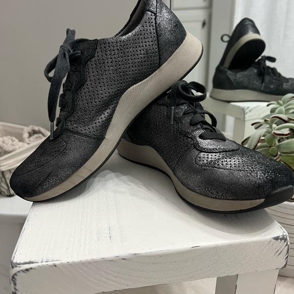 Dansko Christina Metallic leather sneaker size 40 - Picture 4 of 8